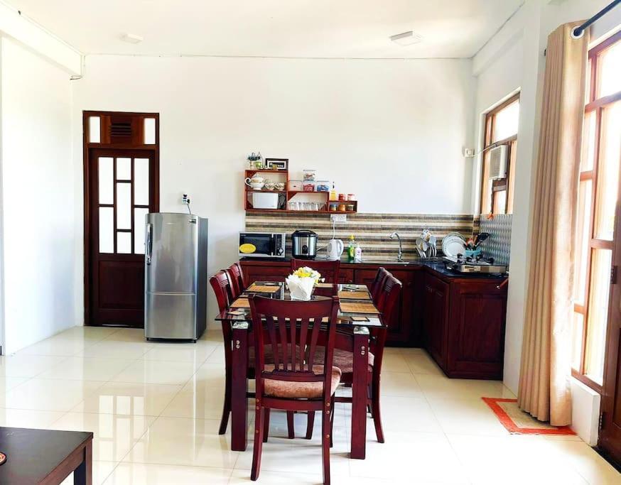 Saru Holiday Apartment - Upto 6 Guests Kandy Exterior foto