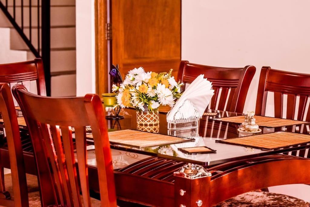 Saru Holiday Apartment - Upto 6 Guests Kandy Exterior foto